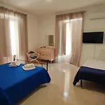Petite Etoile בית הארחה